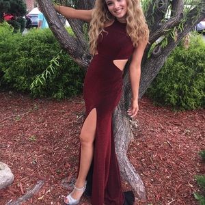 Selling my prom dress !!